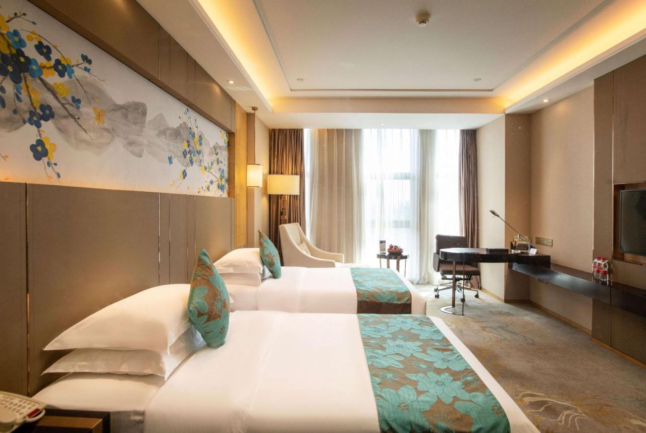 ホテル Ramada Yiyang Taojiang エクステリア 写真