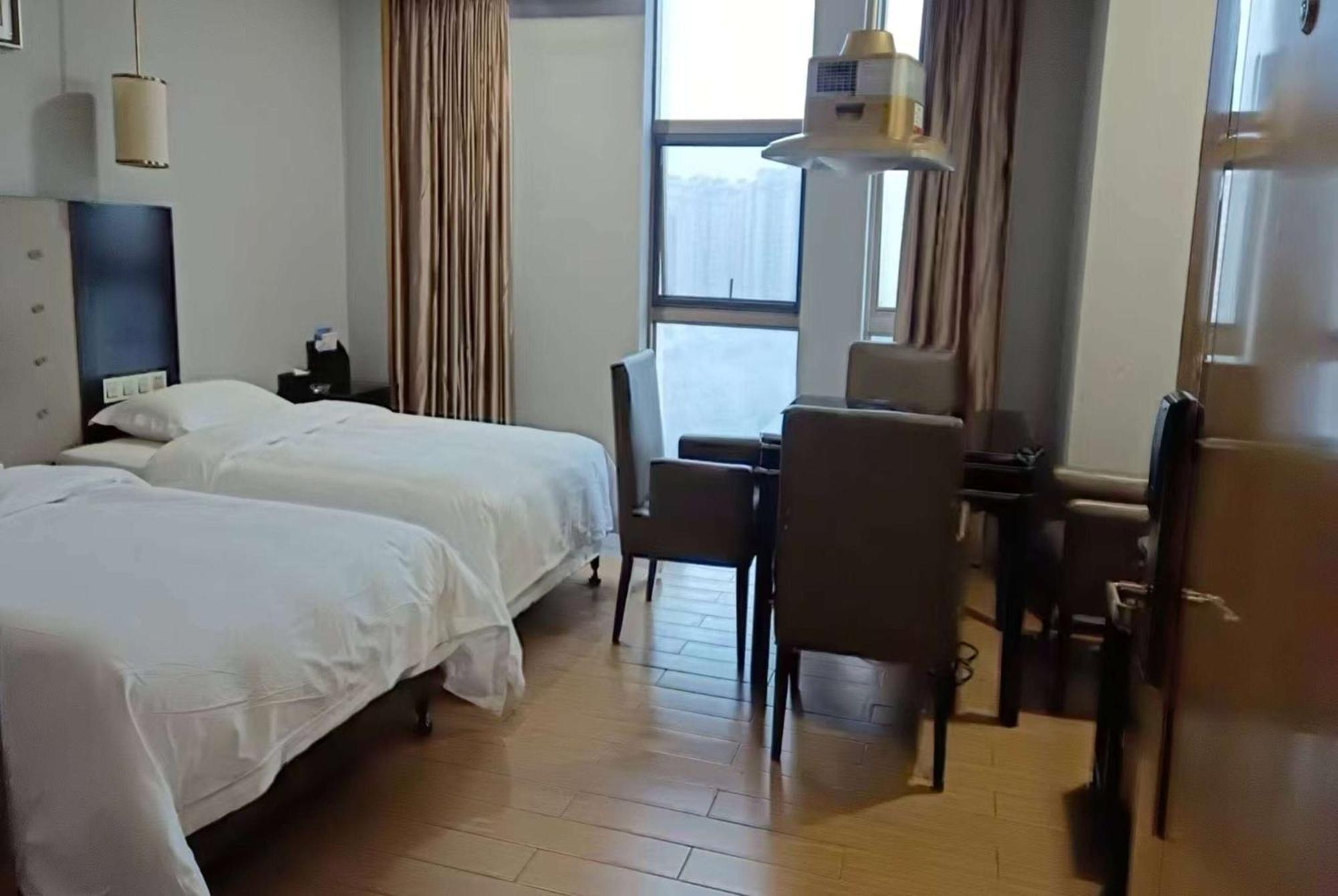 ホテル Ramada Yiyang Taojiang エクステリア 写真