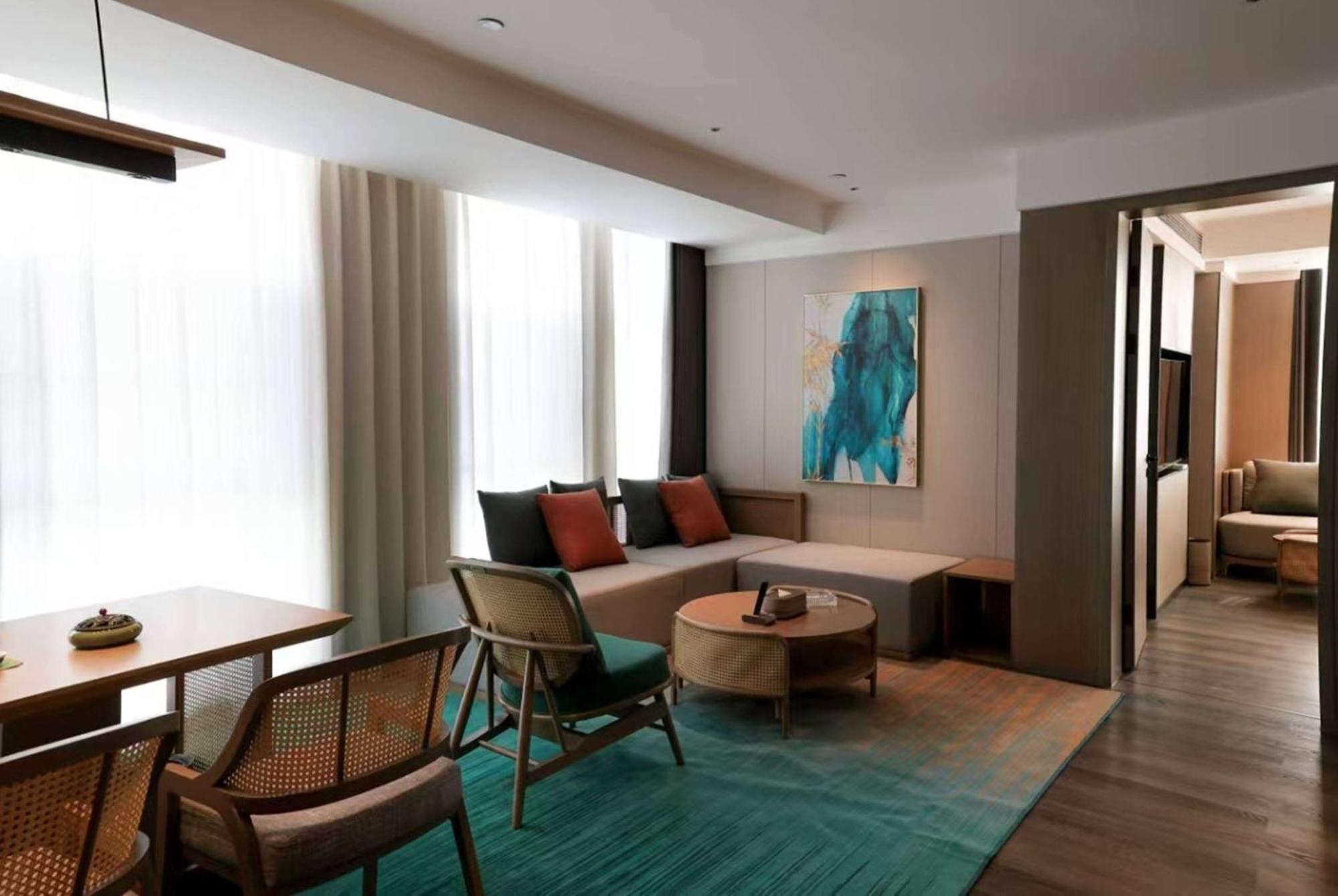 ホテル Ramada Yiyang Taojiang エクステリア 写真