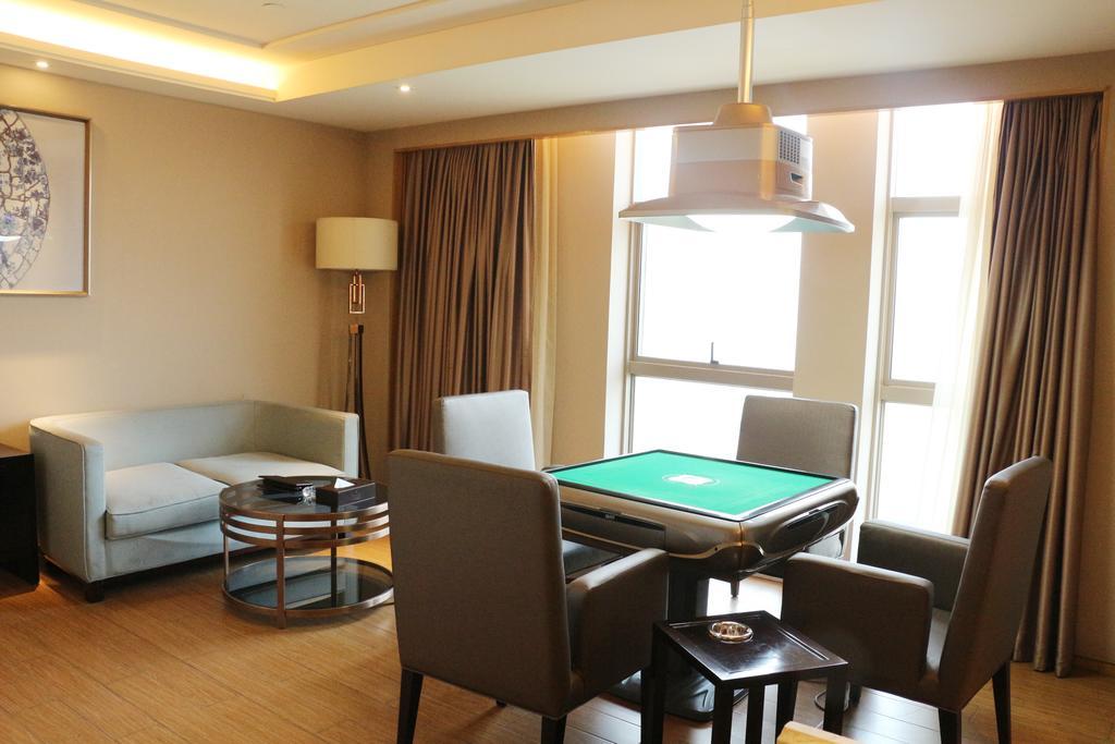 ホテル Ramada Yiyang Taojiang エクステリア 写真