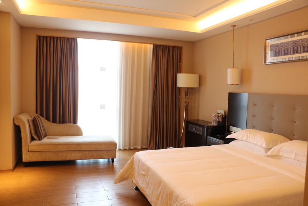 ホテル Ramada Yiyang Taojiang エクステリア 写真