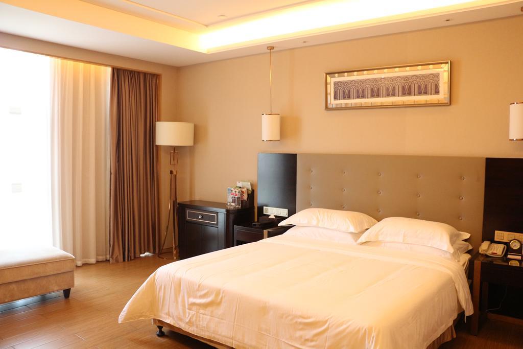 ホテル Ramada Yiyang Taojiang エクステリア 写真