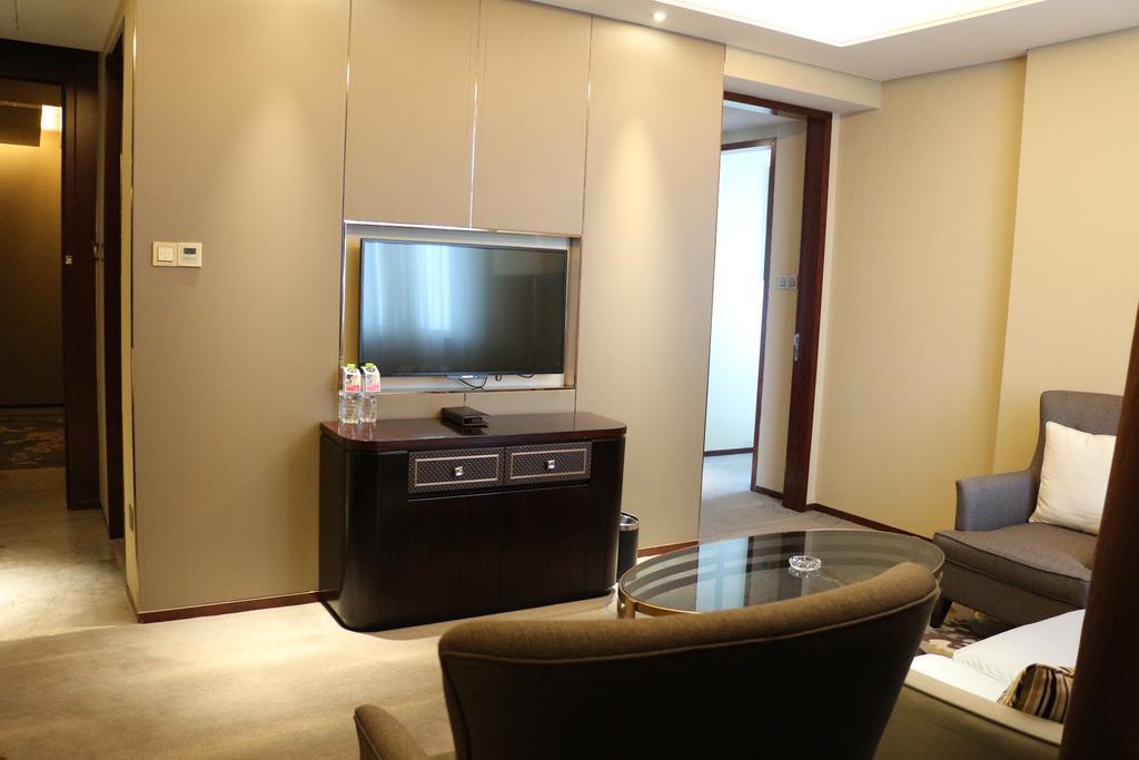 ホテル Ramada Yiyang Taojiang エクステリア 写真