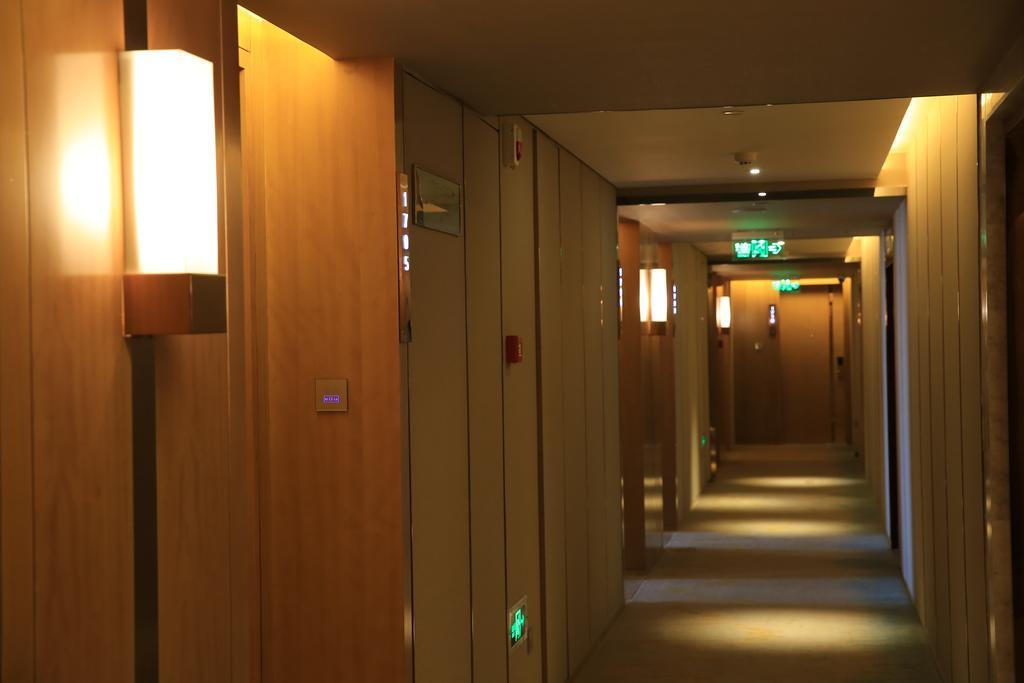 ホテル Ramada Yiyang Taojiang エクステリア 写真