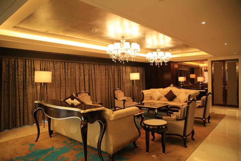 ホテル Ramada Yiyang Taojiang エクステリア 写真