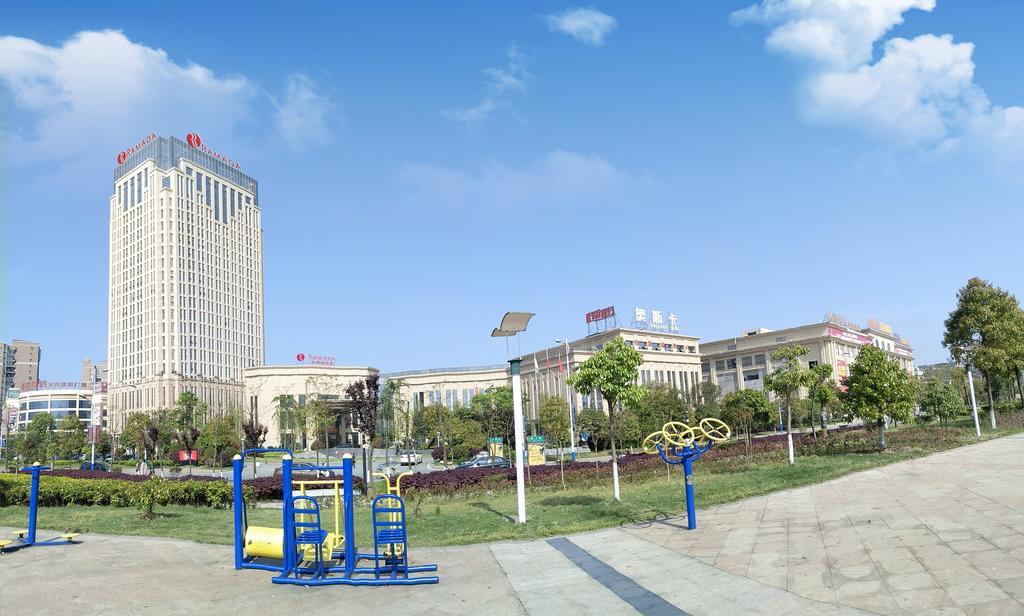 ホテル Ramada Yiyang Taojiang エクステリア 写真
