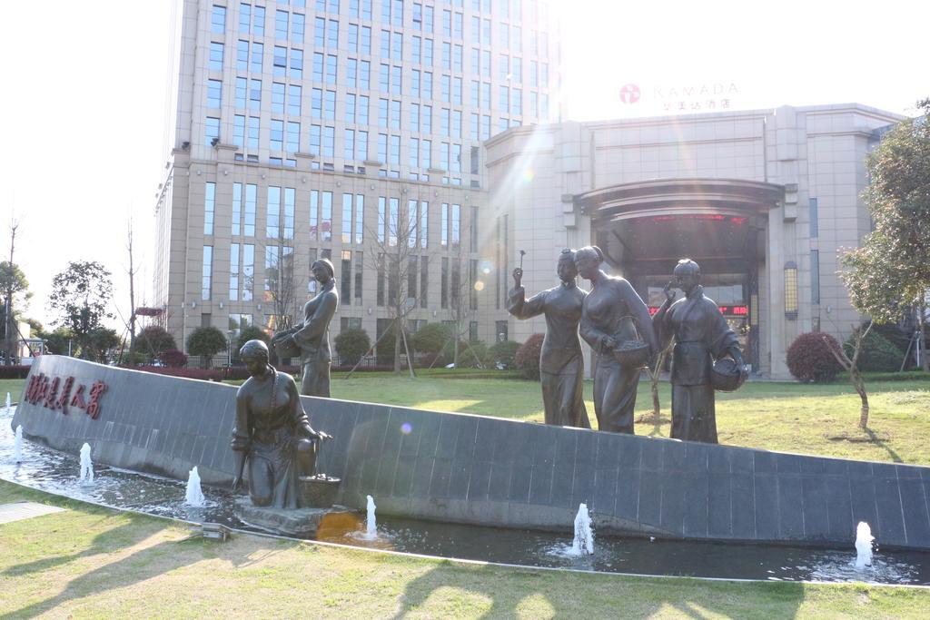 ホテル Ramada Yiyang Taojiang エクステリア 写真
