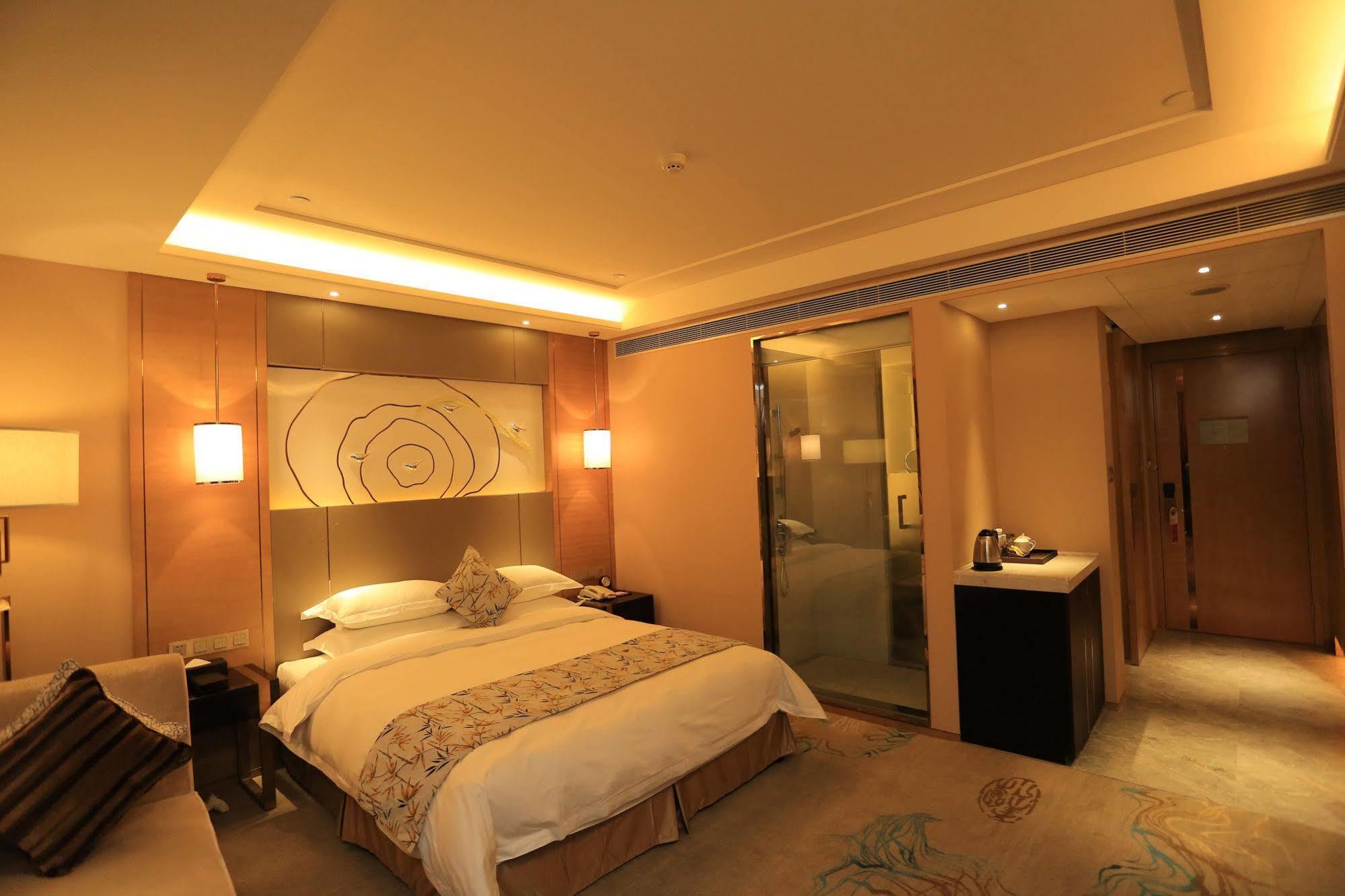 ホテル Ramada Yiyang Taojiang エクステリア 写真