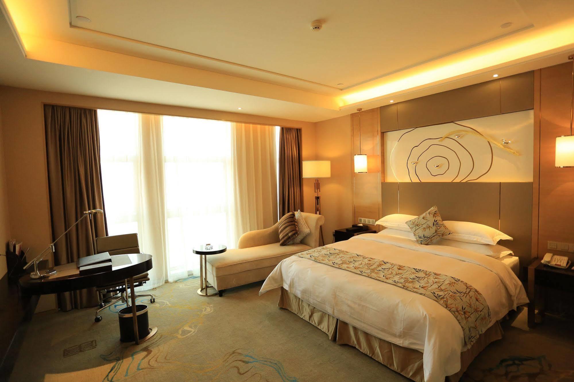 ホテル Ramada Yiyang Taojiang エクステリア 写真