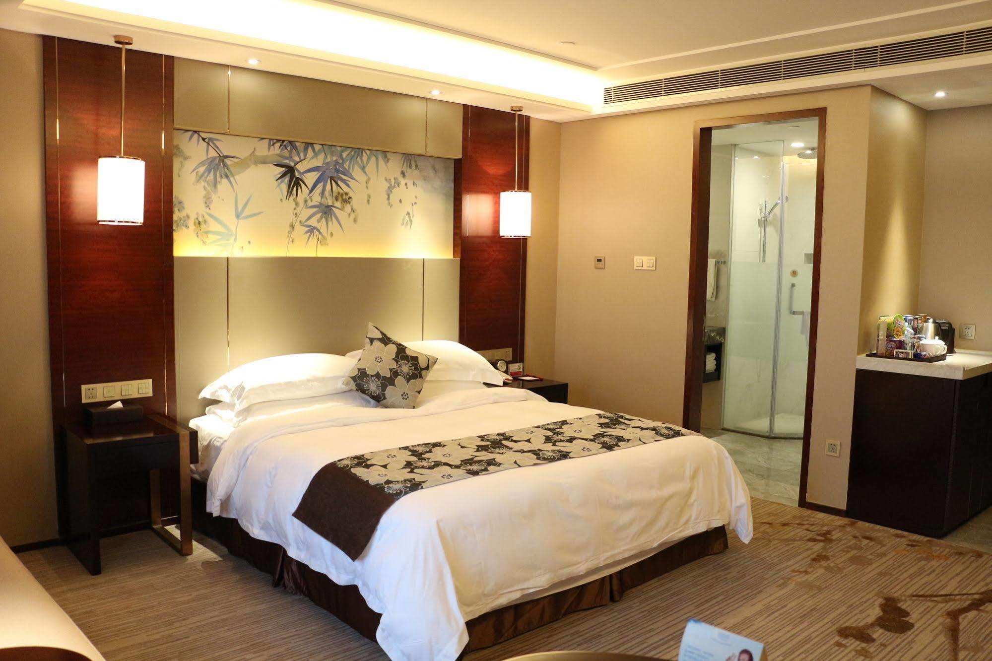 ホテル Ramada Yiyang Taojiang エクステリア 写真