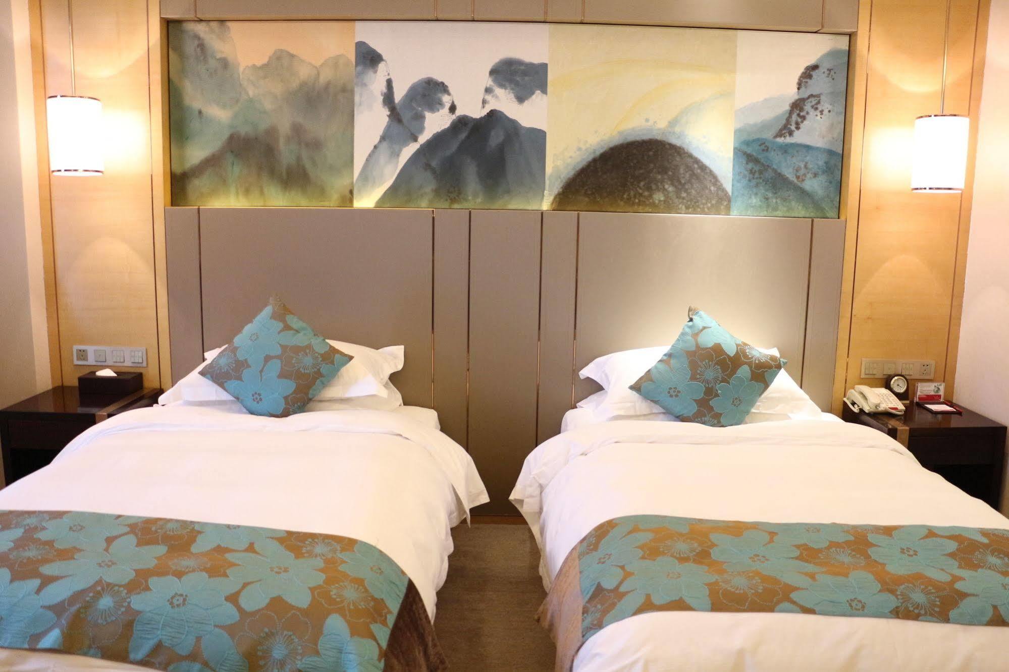 ホテル Ramada Yiyang Taojiang エクステリア 写真
