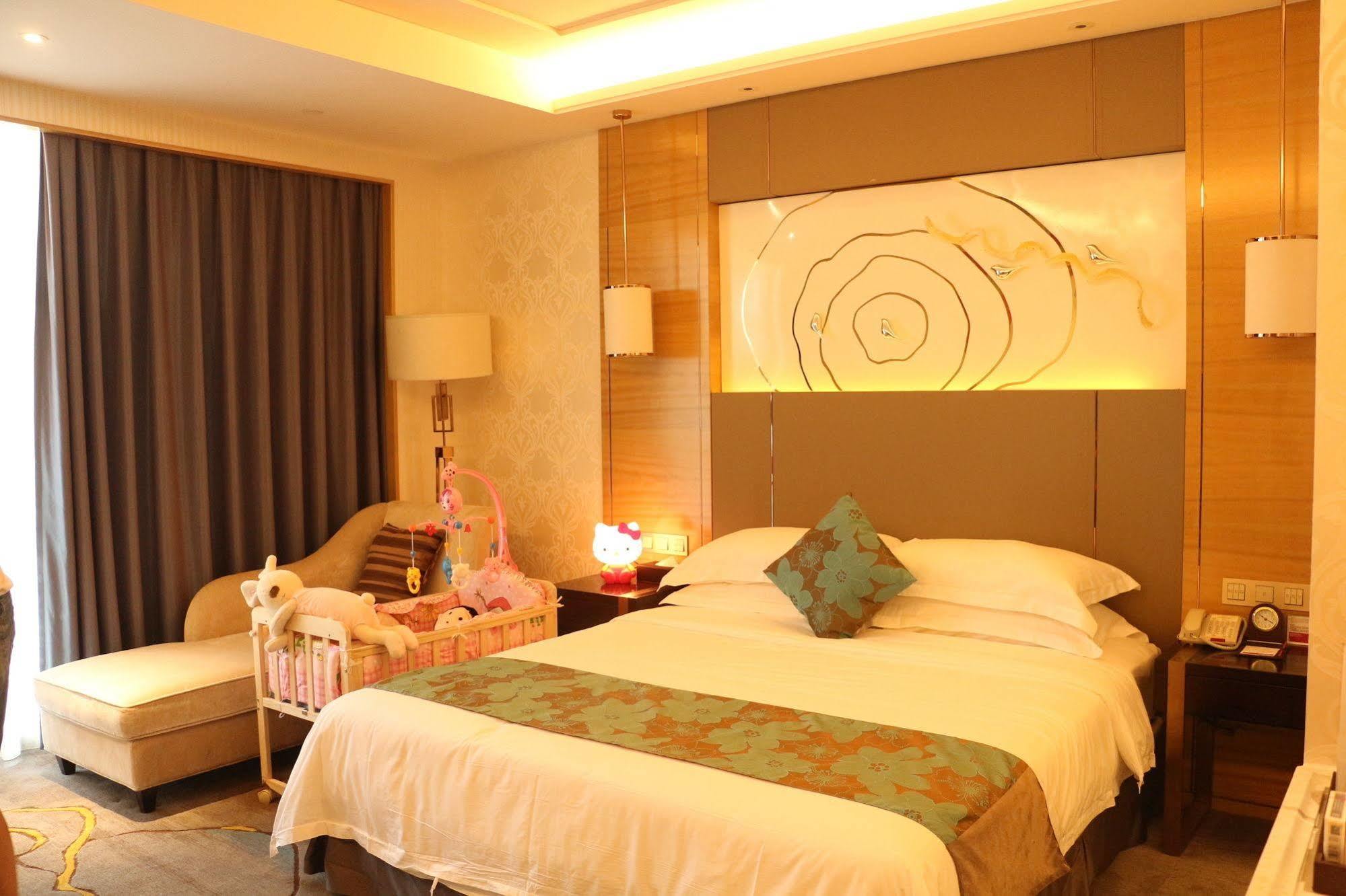 ホテル Ramada Yiyang Taojiang エクステリア 写真