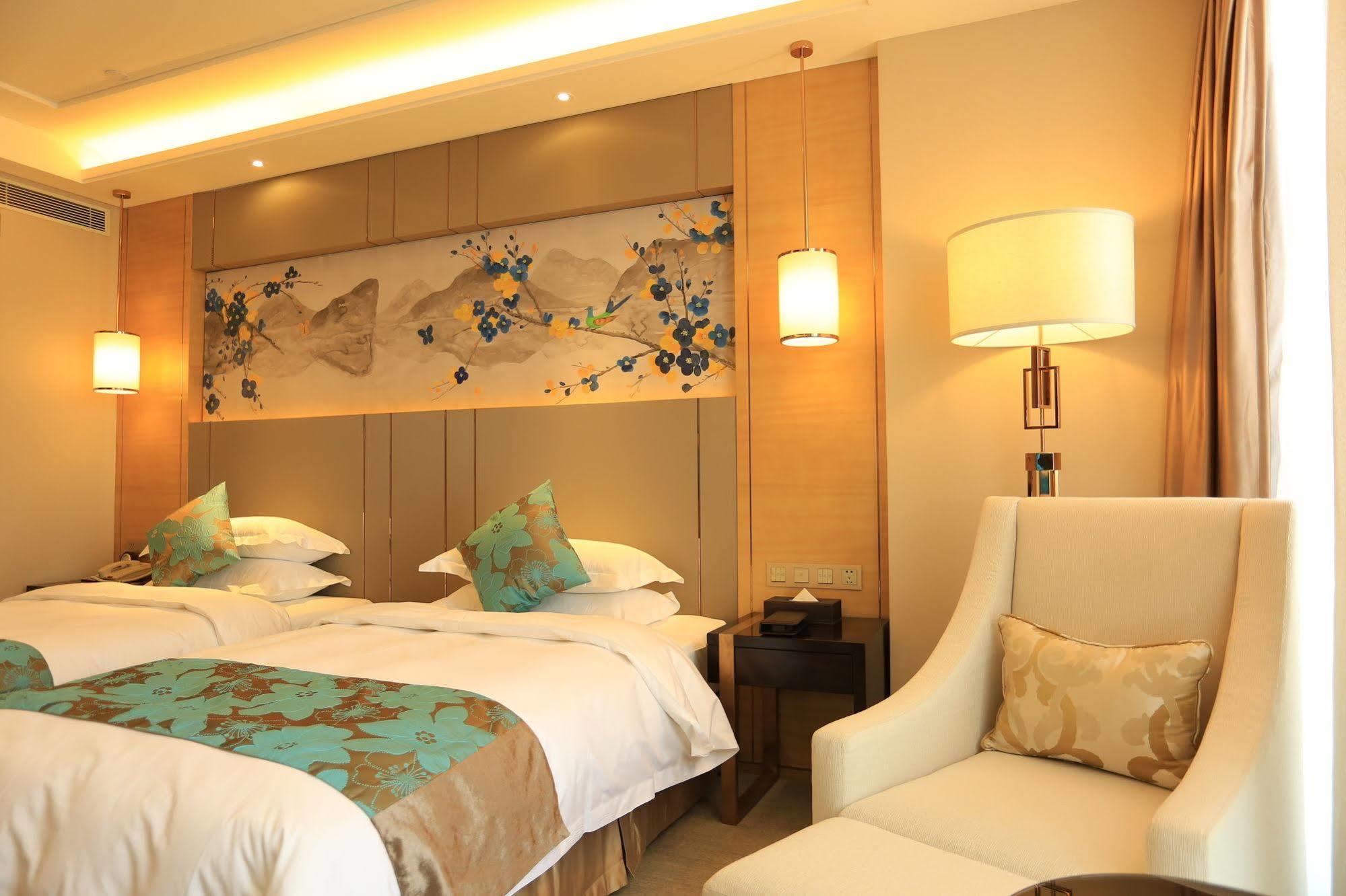 ホテル Ramada Yiyang Taojiang エクステリア 写真